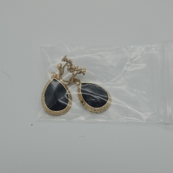Unique Vintage Jewelry - Unique Vintage Black and Gold Teardrop Earrings